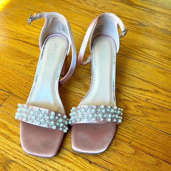 Pink Heels - Picture 2 of 4